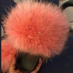 Fox fur slide